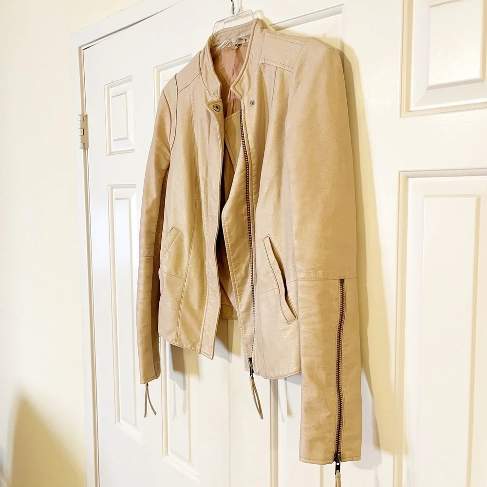 Free People reposhing this